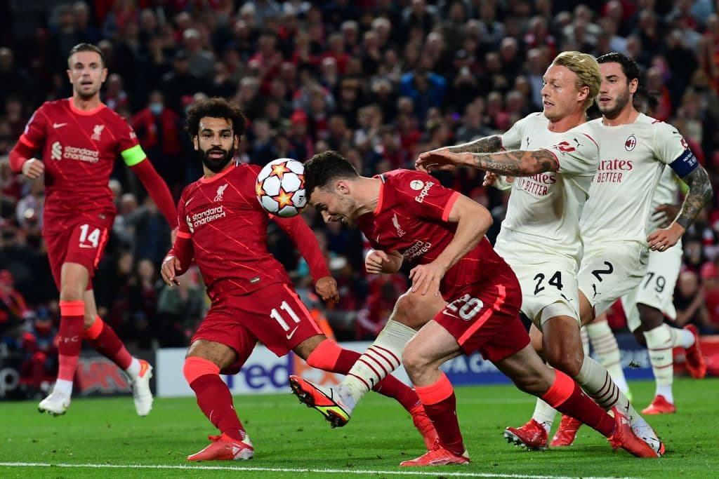 Con un autogol y goles de Mohamed Salah y Jordan Henderson, el Liverpool logra venir de atrás para vencer al milan 3-2 en Anfield.