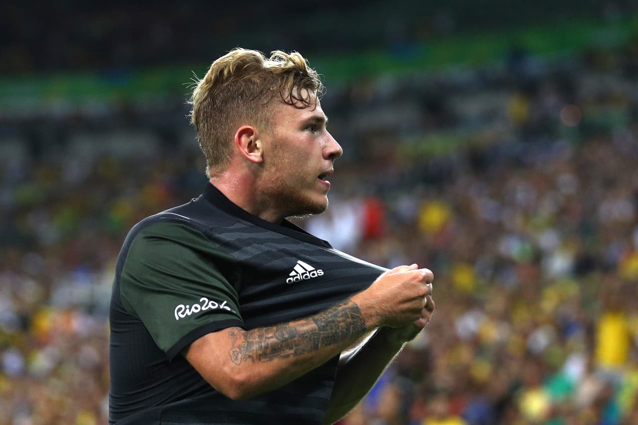 Max Meyer, en Schalke 04 en Alemania. Barcelona y Juventus están pendientes de su futuro si no renueva.