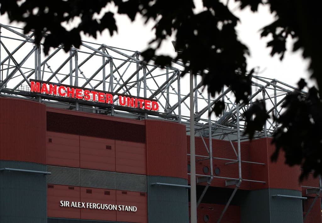 Una vista desde el exterior de la tribuna de Sir Alex Ferguson, el legendario entrenador escocés del Manchester United con quien vivieron una era dorada.