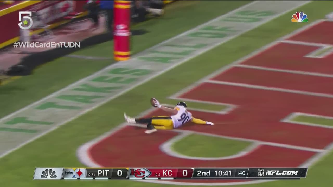 ¡Sorpresa en Kansas! T. J. Watt vuelve a robar el ovoide y hace el TD
