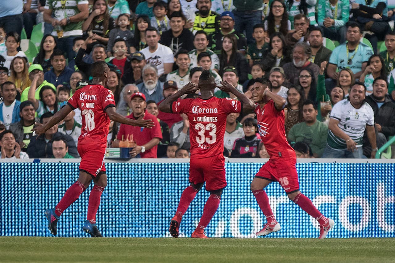 Sin embargo, al minuto 16, Juan Carlos Medina se encargó de poner el 1-1 en el marcador después de un tiro libre.
