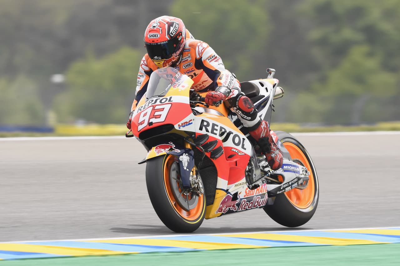 Marc Márquez en acción durante el Gran Premio de Le Mans en 2016.