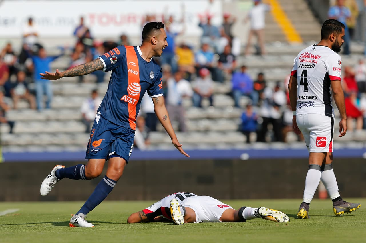Apenas a los siete minutos un autogol de Michael Orozco (centro) le dio la apertura del marcador a la Franja.