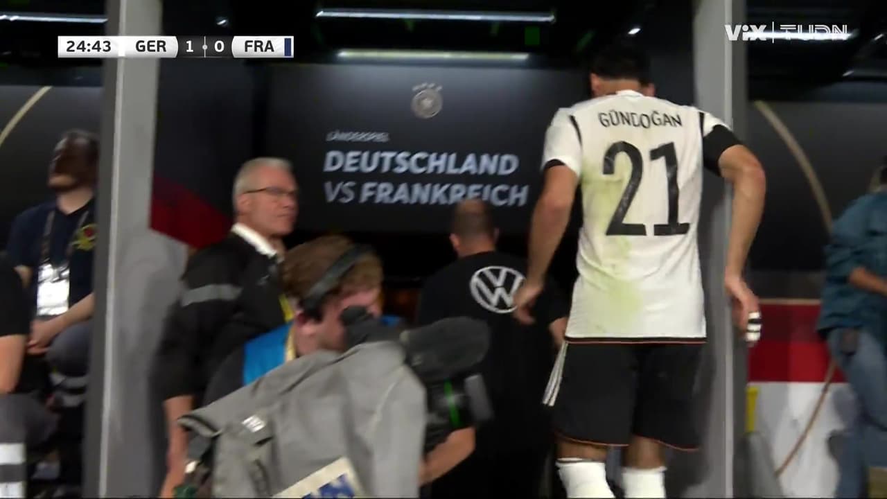 ¡Alarmas en el FC Barcelona! Gündoğan abandona el amistoso tras mala caída