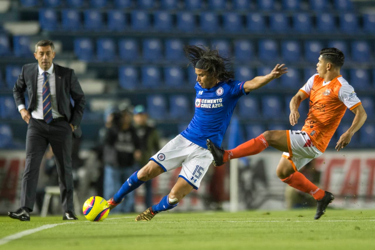 Cruz Azul dejó ir muchas posibilidades para llevarse el triunfo contra Alebrijes.