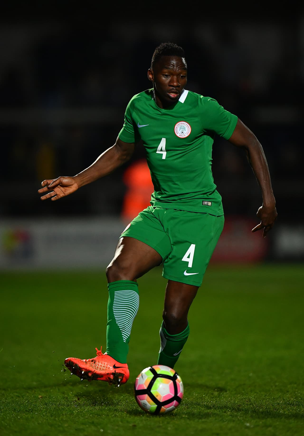 Kenneth Omeruo jugó con Nigeria de titular el mundial de Brasil 2014. Surgió del Chelsea aunque nunca ha jugado con los 'Blues'. Ahora milita en Turquía.