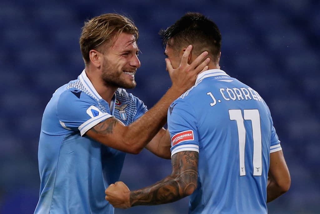 Con resultados de Hellas Verona 3-0 SPAL, Lazio 2-0 Brescia, Sampsoria 1-4 Milán, Sassuolo 5-0 Genoa, Udinese 1-2 Lecce, Fiorentina 4-0 Bologna y Torino 2-3 Roma, la penúltima jornada del futbol italiano.