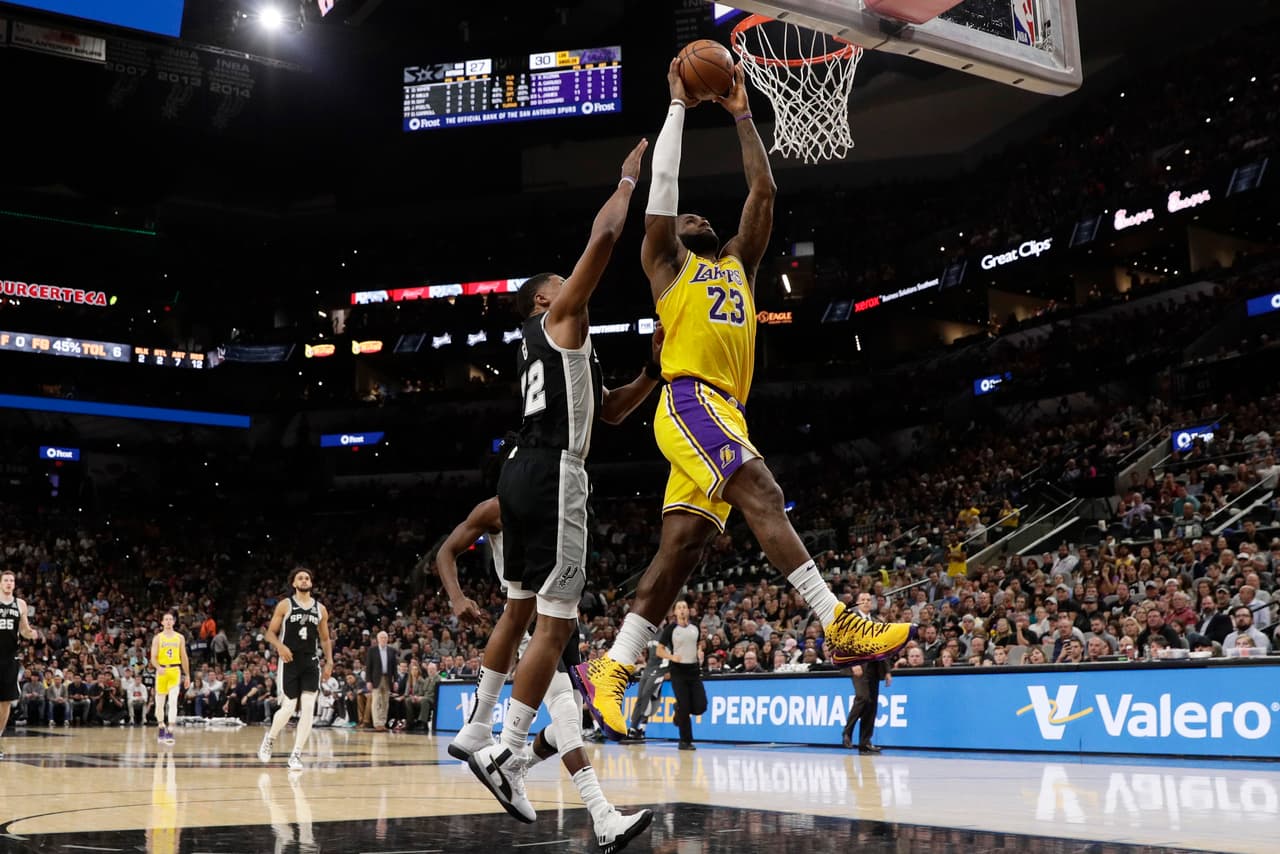 San Antonio Spurs 
<b>104-114 </b>Los Angeles Lakers