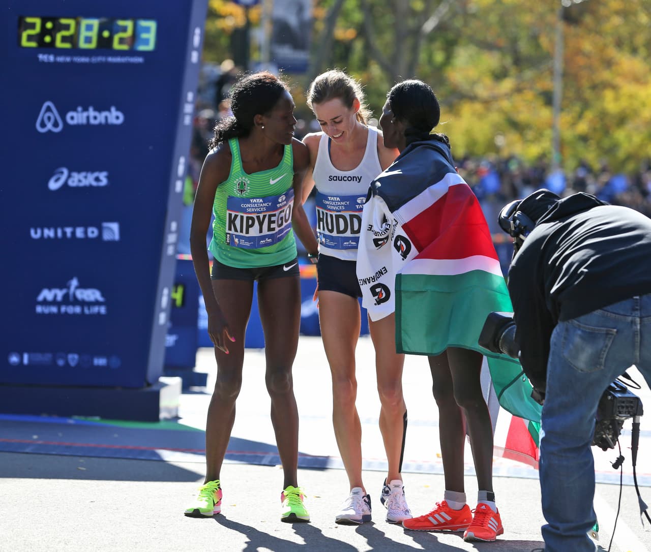 Keitany llegó a la meta con un tiempo de 2h24:26, un segundo más del tiempo que consiguió en la edición de 2015, a 3:34 de la también keniana Sally Kipyego, quien se colocó en el segundo lugar a partir del kilómetro 38. De tercera quedó la estadounidense Molly Huddle, a 3:46 de Keitany.