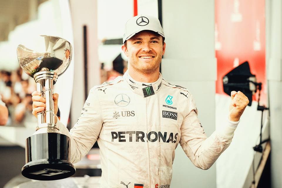 Nico Rosberg es el gran candidato a llevarse el título en 2016, a sólo tres fechas del final, tras perder dos títulos a manos de Hamilton. El alemán de 31 años es hijo del finlandés Keke Rosberg, único piloto que logró ganar el campeonato (en 1982) con sólo una victoria en la temporada. Tras hacer su debut en Williams en 2006, corrió 202 Grandes Premios y ganó 23.