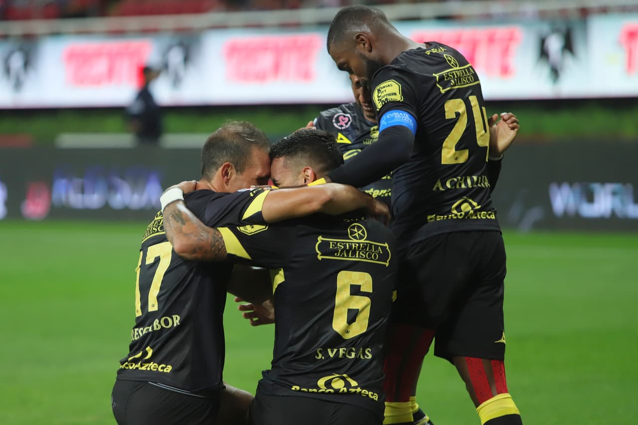 <b>Lo mejor: </b>a base de garra, Monarcas le dio la vuelta a Chivas en Guadalajara y es séptimo puesto general, después de que de la jornada 6 a la 12, no pudo sumar de a 3.