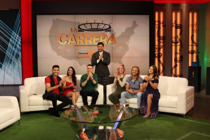 Charlotte vivió el colorido del capítulo 6 de 'La Carrera' por la Copa Oro, una competencia donde las parejas en busca del boleto a la Final del certamen aprovecharon para divertirse.