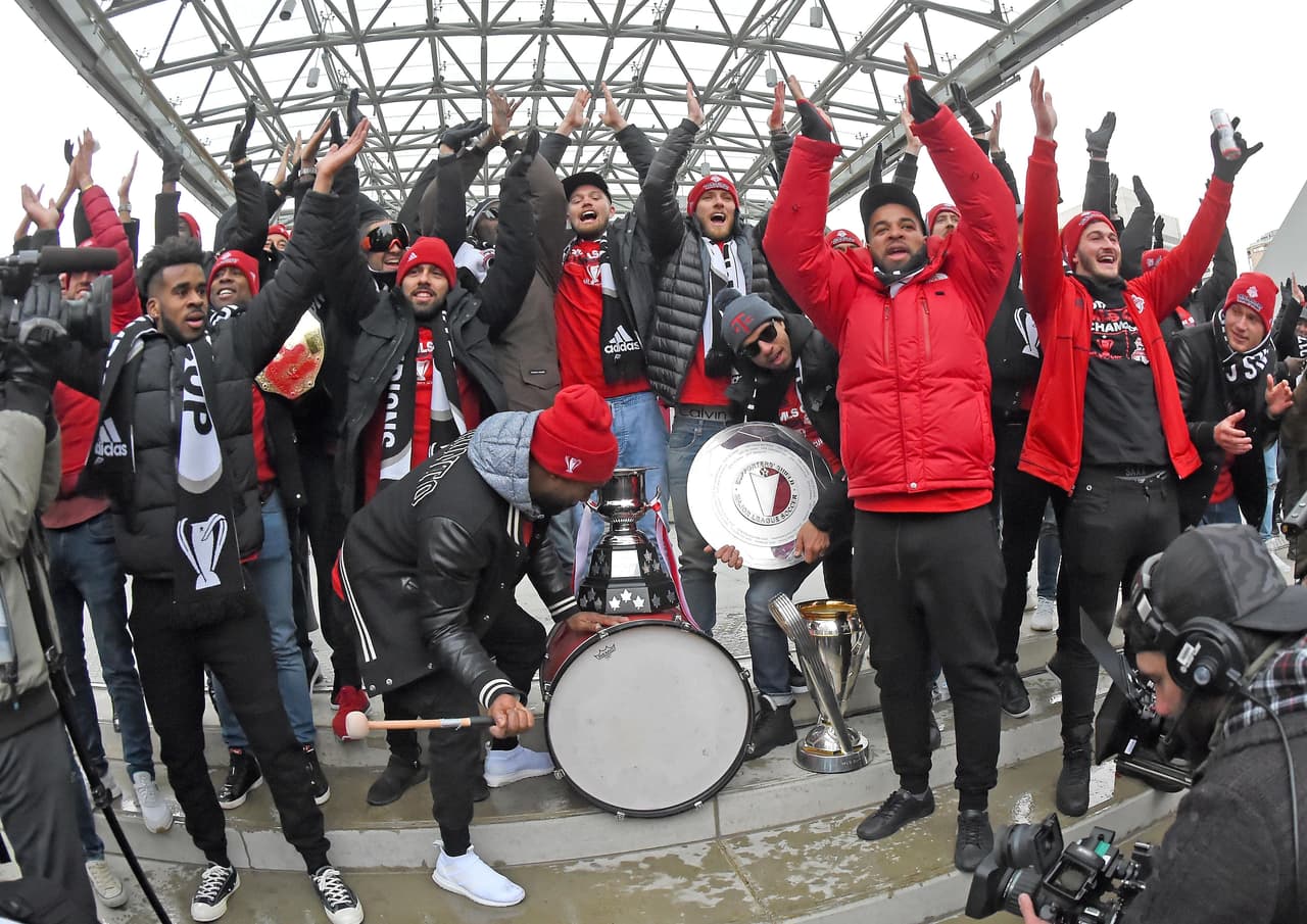 Todo el plantel de Toronto FC estuvo presente en el acto. (USA Today Images)