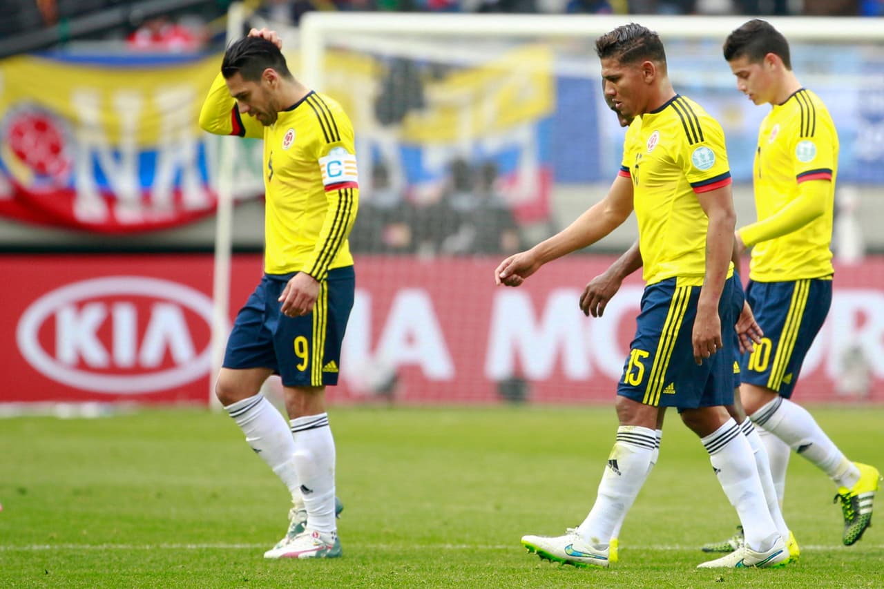 Colombia es otro de los equipos que no ha cumplido con lo que se tenía esperado de ellos, con una delantera que prometía hacer goles por racimo se han quedado cortos y clasificaron de milagro gracias a la caída de Venezuela.