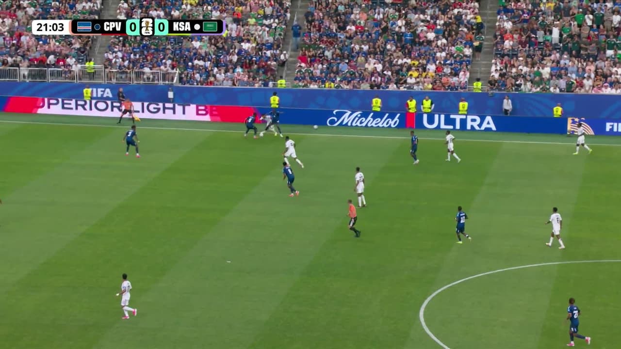 ¡TIRO ATAJADO! disparo por Willy Semedo.
