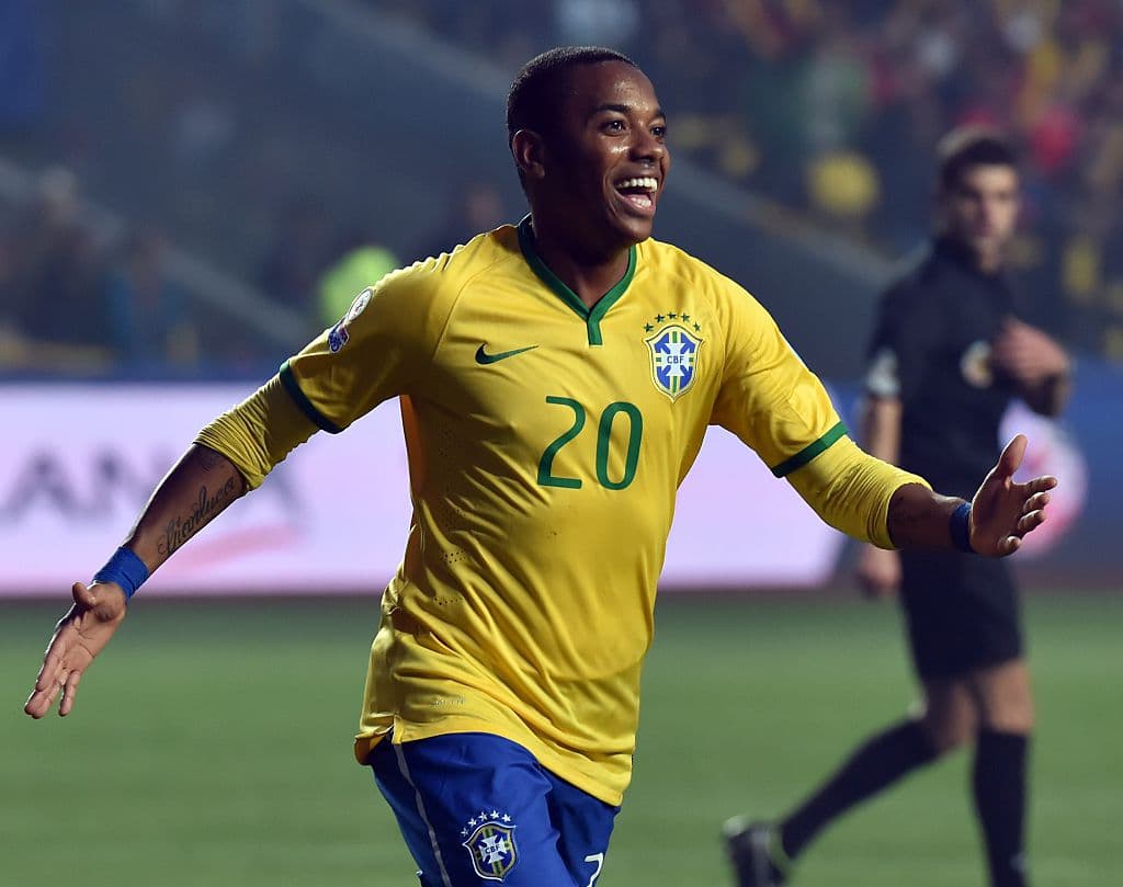 La leyenda brasileña llegó al Istanbul procedente del Sivasspor por una suma de dos millones de euros. Robinho ha podido ver acción en 8 encuentros aunque no ha podido marcar ni un gol.