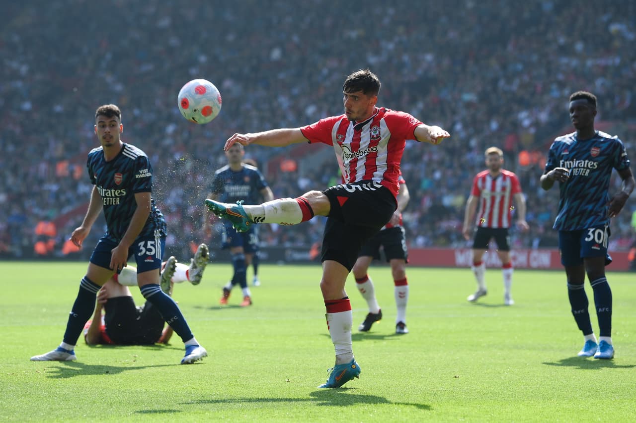 Southampton sorprendió 1-0 al Arsenal con gol de Jan Bednarek en la Jornada 33.