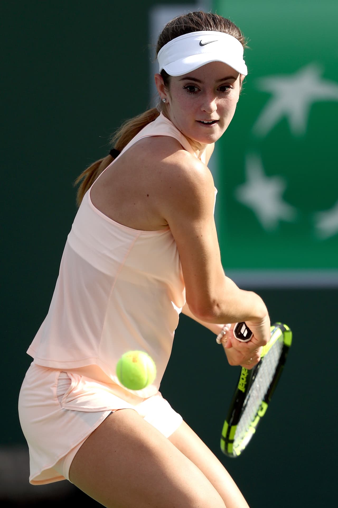 La estadounidense Catherine Bellis ha sorprendido al tenis mundial a sus 18 años, a pesar de que se despidió temprano tras perder contra la bielorrusa Victoria Azarenka 3-6, 0-6.