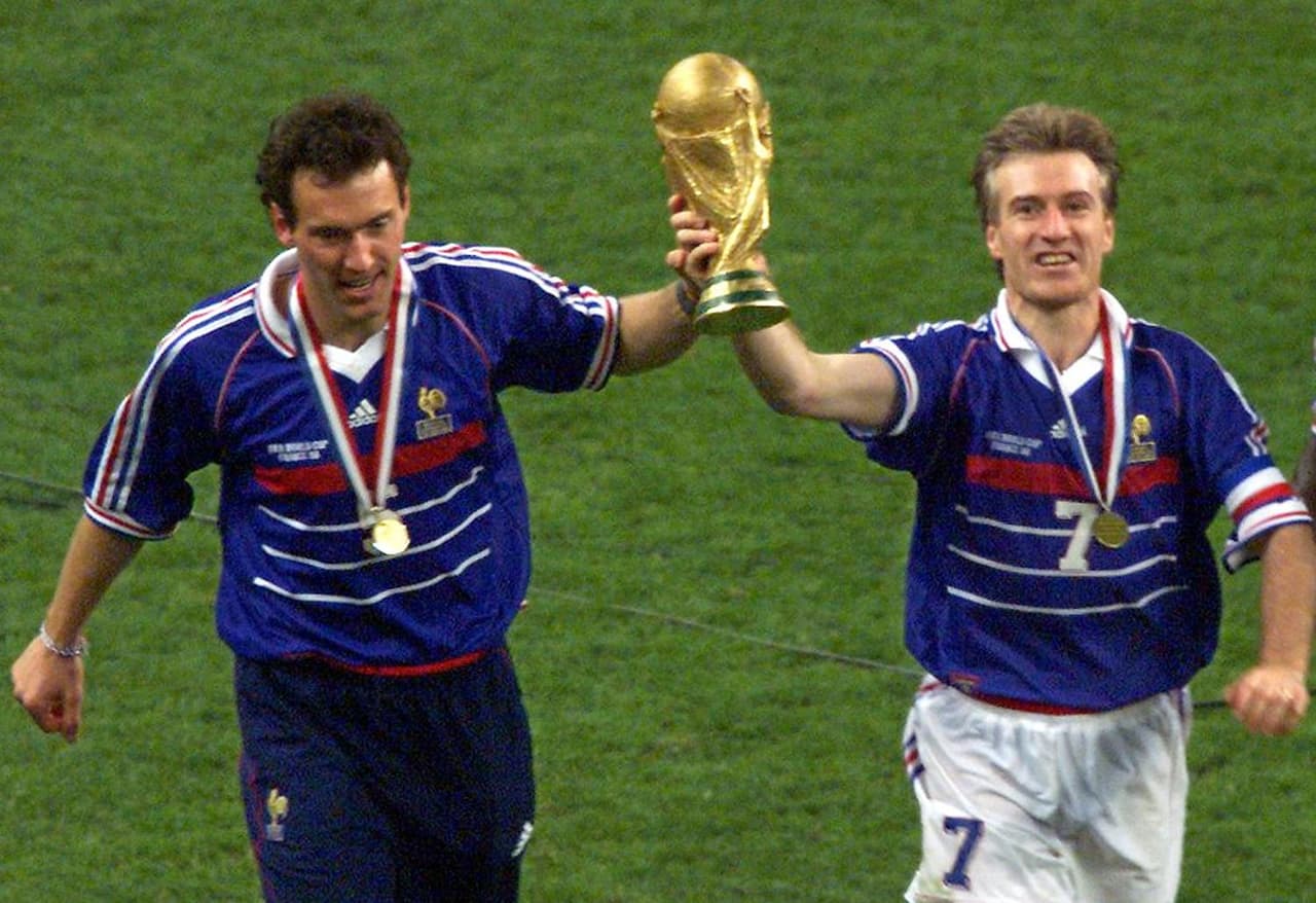 Francia celebra el 12 de julio de 2018 los 20 años del día en el que tuvo por primera vez en sus manos el trofeo de campeón del Mundial al vencer en 1998 en la final al poderoso Brasil.