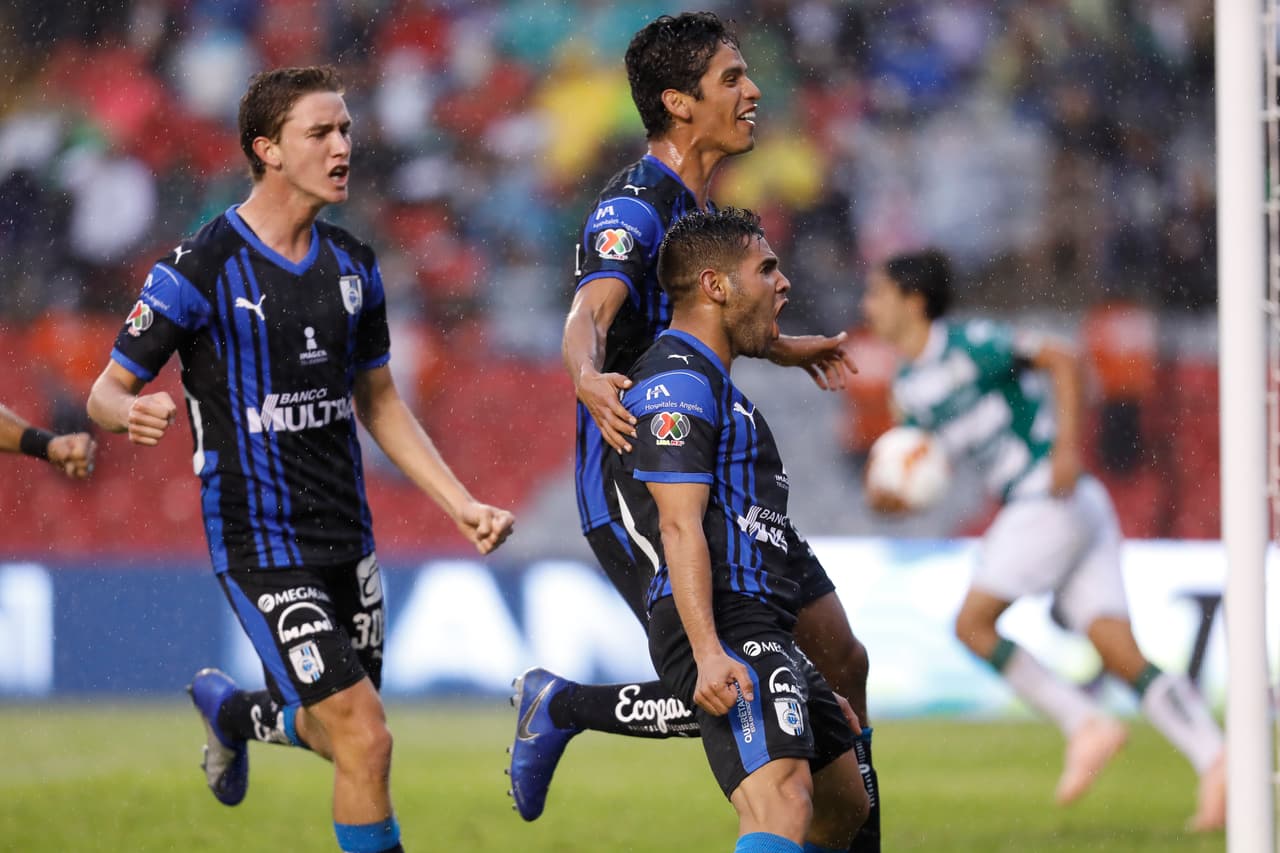 <b>Lo mejor: </b>Querétaro continúa en la lucha venciendo a Santos, que no deja de ser irregular, en un duelo donde los porteros fueron figuras.