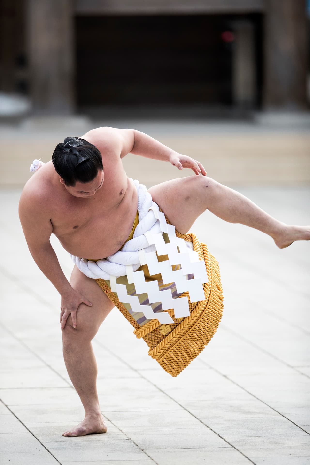 La ceremonia ‘Dohyo-iri’ significa la entrada al ring y es una tradición que viene desde 1922 y abre la temporada de sumo en Japón.