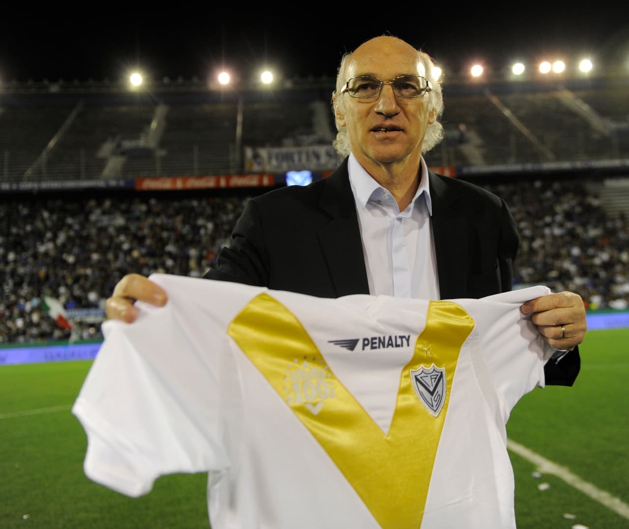 Carlos Biancci dirigía a Vélez en aquel entonces y Ramón Ángel Díaz por el lado de River.