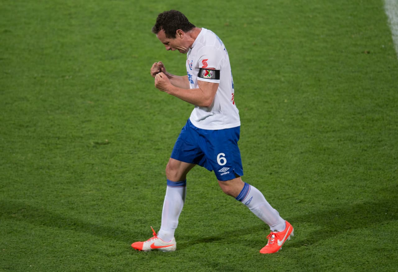 Con el equipo de la CDMX logró jugar 371 partidos y marcar 13 goles. Fue apodado el 'Capitán Azul' y la afición lo tiene en el olimpo de sus ídolos.
