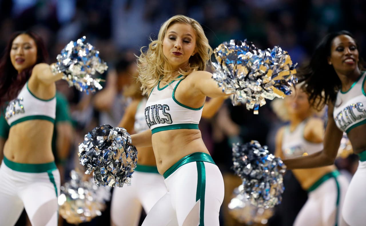 Las porristas de Boston Celtics esperan que con la sensualidad de sus bailes y su belleza sean una motivación especial para que su equipo por fin derrote a Cleveland Cavaliers en las finales de NBA.