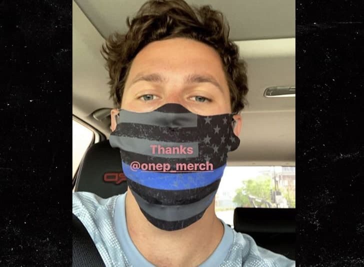 Tunden a pelotero de MLB por cubrebocas de Blue Lives Matter