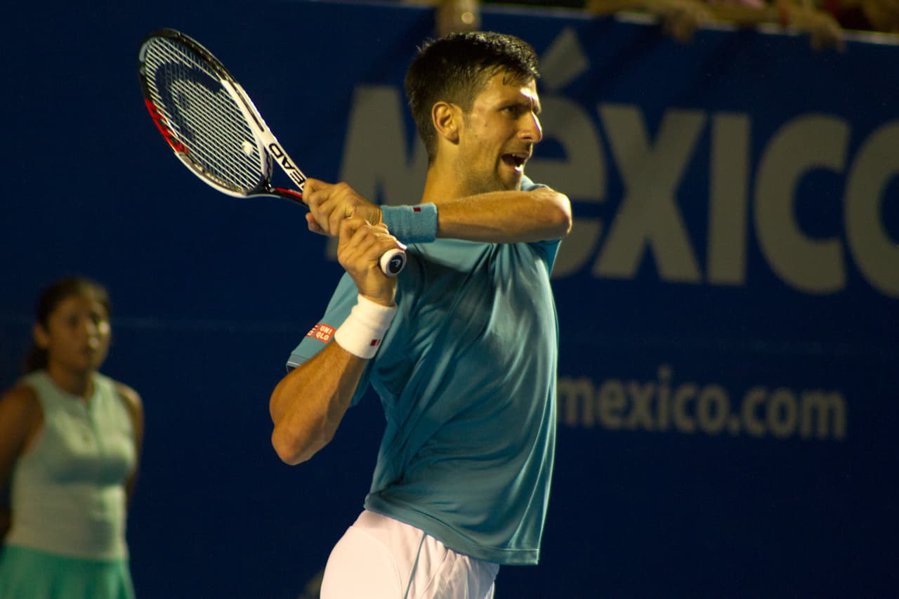 Nick Kyrgios eliminó al favorito del Abierto Mexicano, el serbio Novak Djokovic, número dos en la siembra de la ATP. El australiano dio una demostración de potencia y precisión con su saque que se tradujo en 25 aces para acceder a las Semifinales.