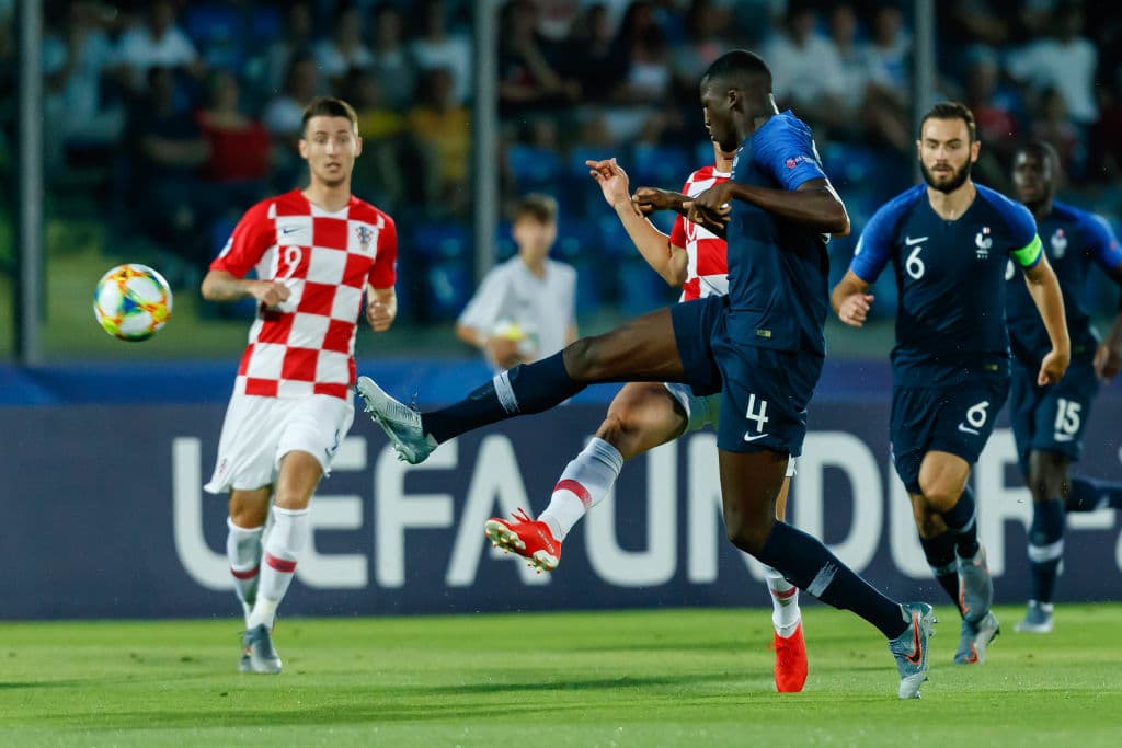Francia manejó el balón gran parte del partido y no volvió a generar mayores opciones de gol para aumentar el marcador.