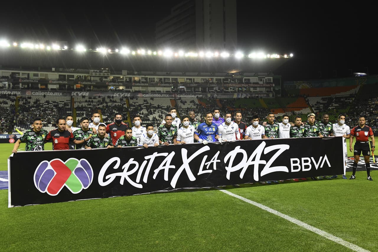 Los jugadores se unieron para enviar un mensaje de paz.