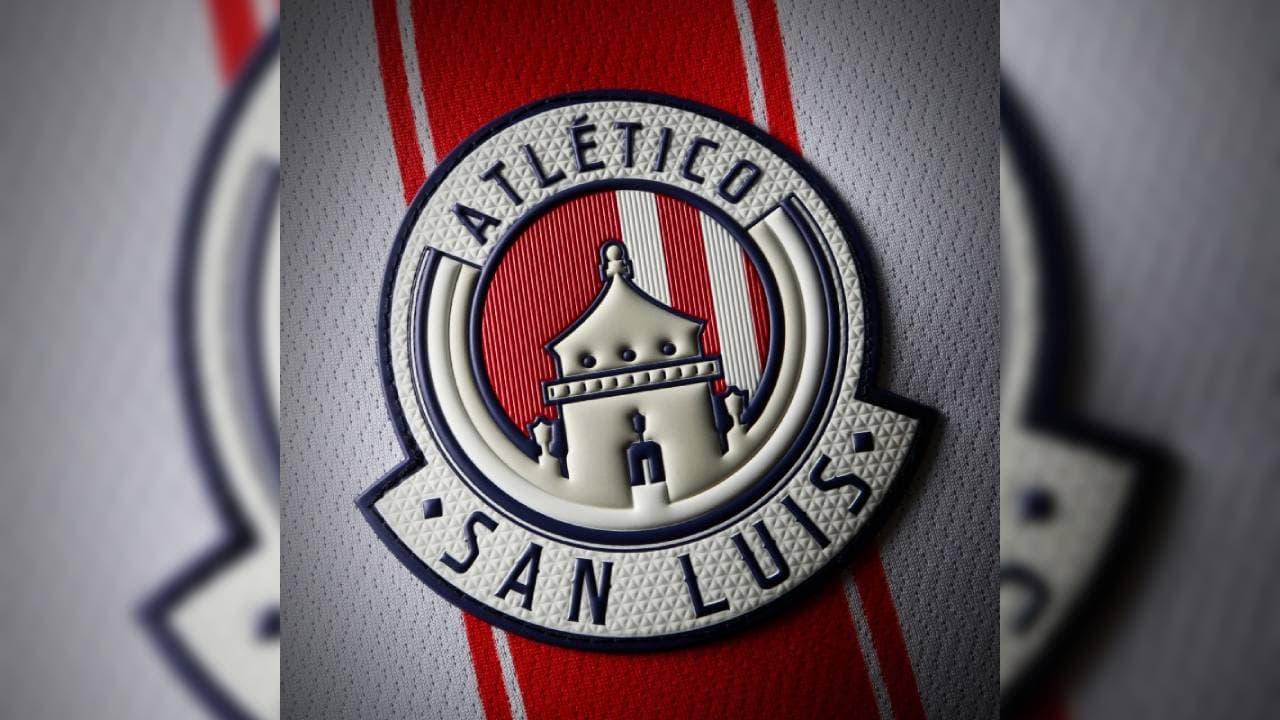 Atlético San Luis y Club León presentaron de manera oficial las nuevas ‘armaduras’ con las que enfrentarán sus compromisos en el máximo circuito del futbol mexicano.