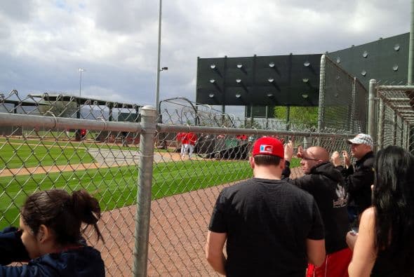 "Detrás" de los entrenamientos de primavera de la MLB, los atléticos jugadores de las grandes ligas muestran todo su talento... y mucho más que eso. Aparte de ejercitarse y compartir con sus seguidores, los beisbolistas lucieron sus atributos de espalda especialmente para las fans.