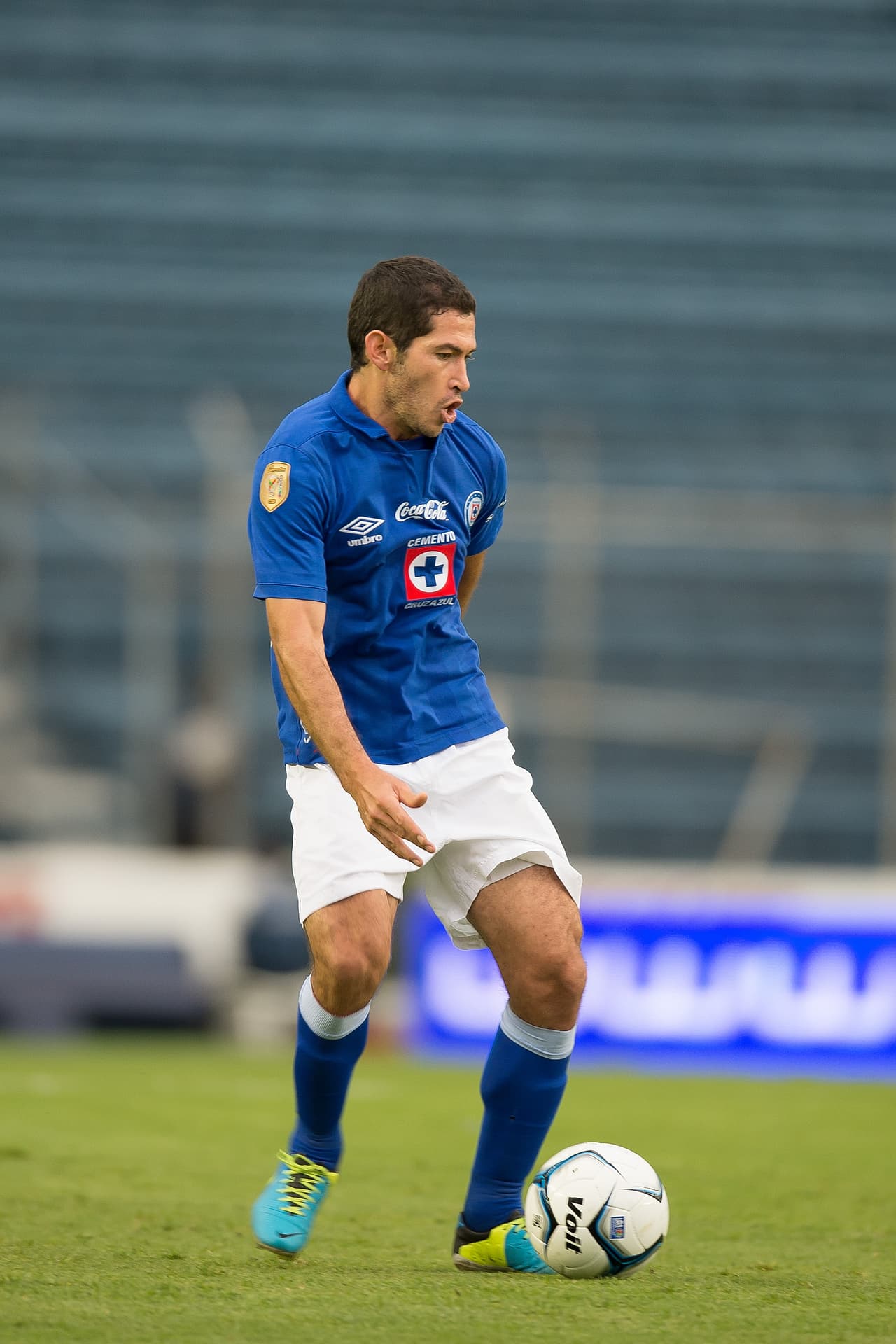 Otro jugador surgido de Pumas y que después pasó por Chivas y La Máquina fue Israel Castro. Hizo su presentación con Universidad en el 2002 y ganó cuatro títulos de Liga.