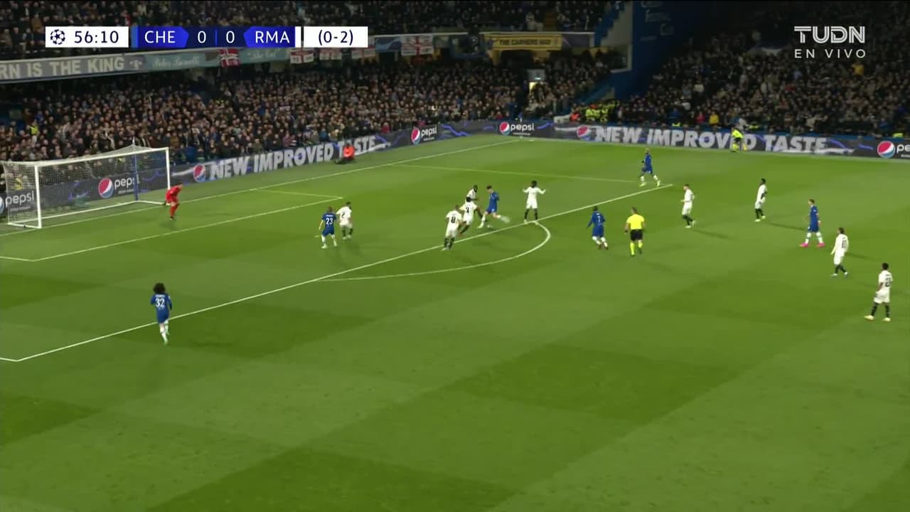 ¡TIRO ATAJADO! disparo por Kai Havertz.