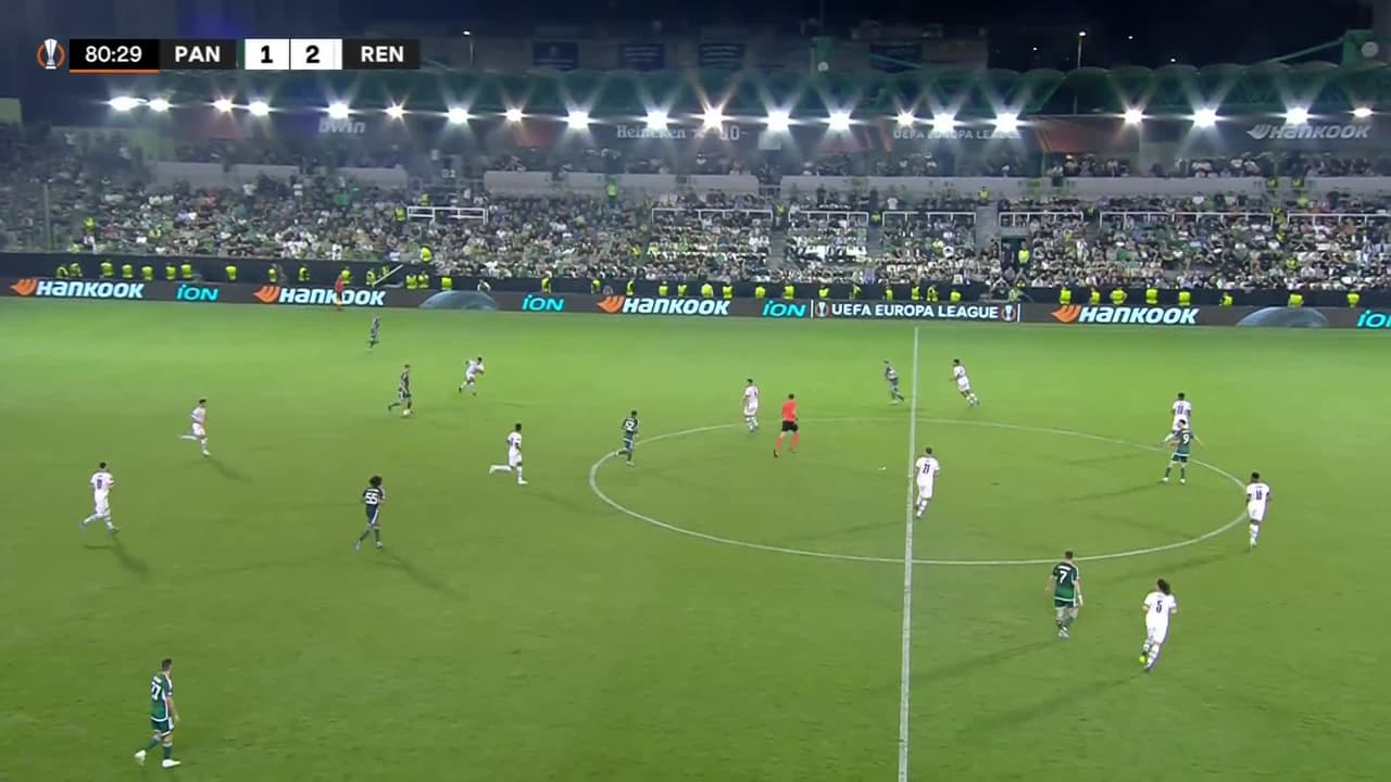 ¡TIRO ATAJADO! disparo por Amine Gouiri.