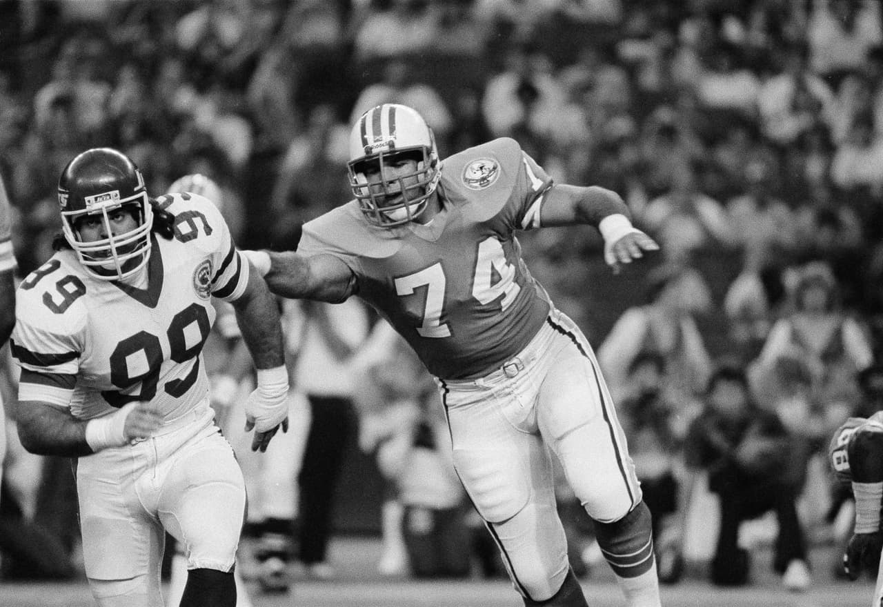 <b>Tennessee Titans: OT Bruce Matthews</b>. Impuso varias marcas jugando para los Oilers/Titans. Otra de las razones de peso para esta distinción: entró al Salón de la Fama en su primera oportunidad.