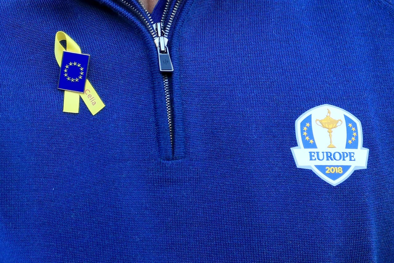 El nombre de Celia está en rojo, en un guiño a los dos colores de la bandera española.