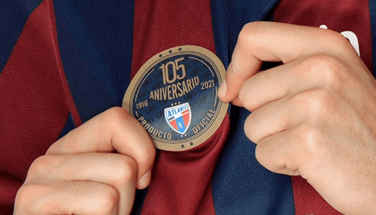 Atlante luce uniforme conmemorativo por su 105 aniversario
