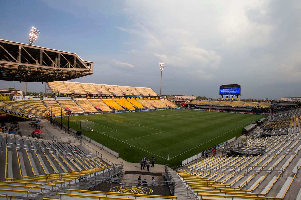 La casa del Columbus Crew es el Mapfre Stadium, el cual tiene espacio para aproximadamente 20,000 personas.