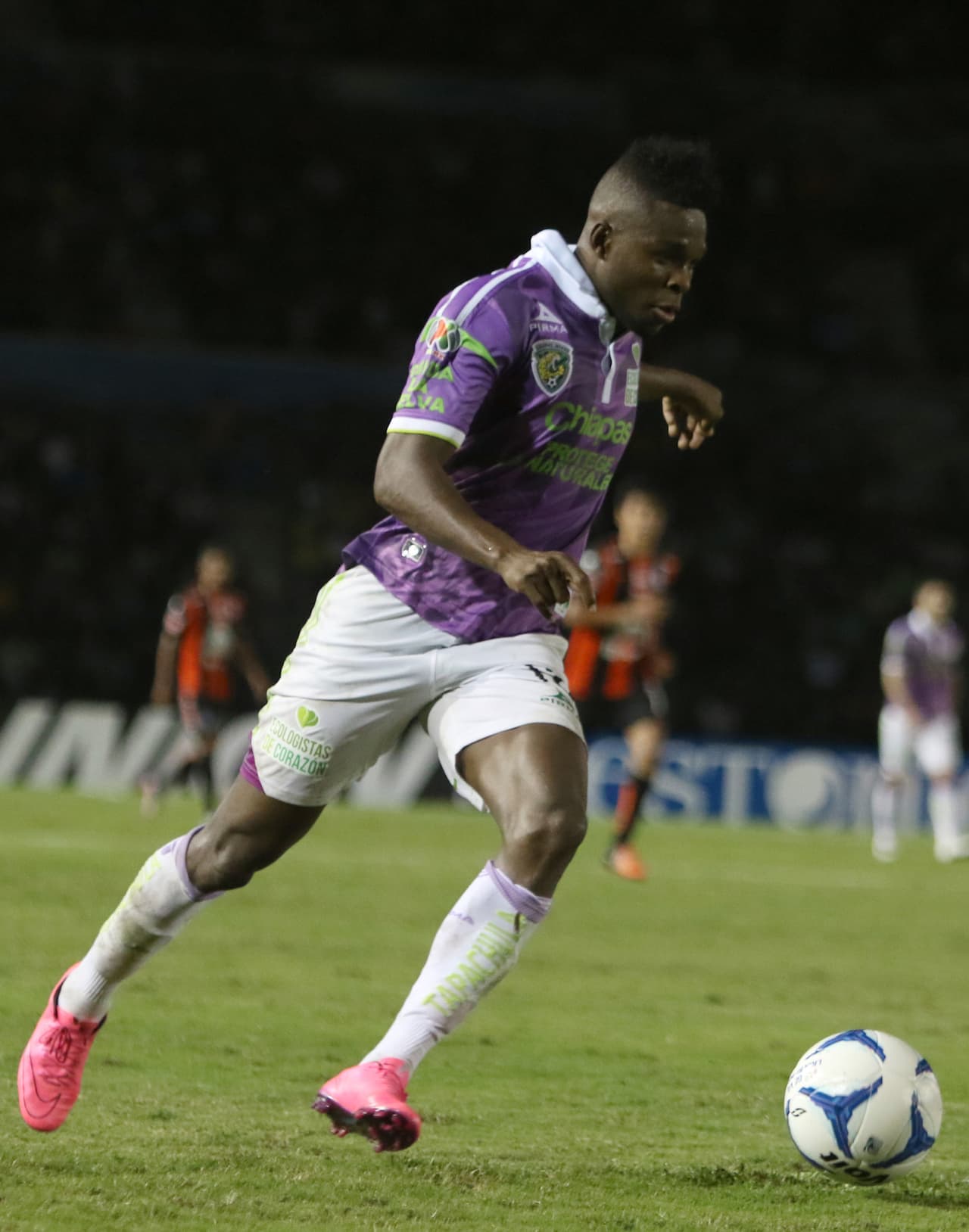 Asimismo el atacante se salvó de ser expulsado al darle un tremendo golpazo a Gignac a minutos de finalizar el juego lo que lo convirtió en el jugador sucio del partido.
