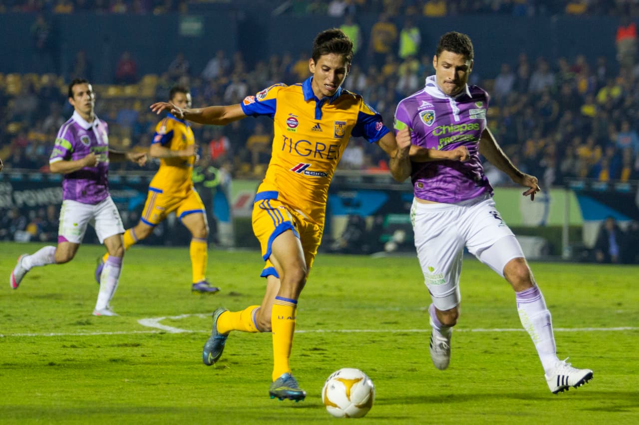 El desaparecido: Jurgen Damm estuvo perdido en los minutos en los que estuvo en el campo, por el costado derecho no generó ningún peligro por lo que Ricardo Ferretti decidió sacarlo del juego.