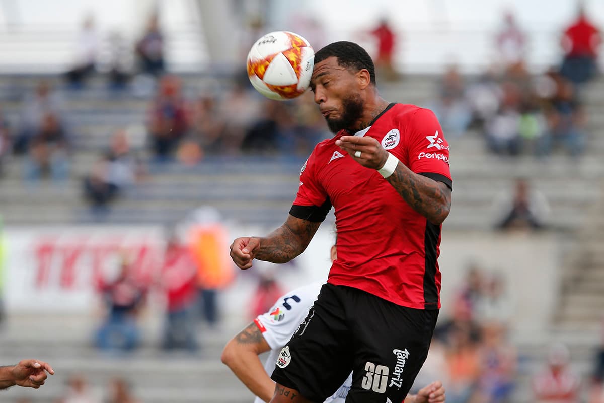 Como hecho curioso, el más reciente triunfo de Lobos por Liga MX también había sido contra Veracruz, el 24 de febrero de 2018 por 5-0 en Puebla.