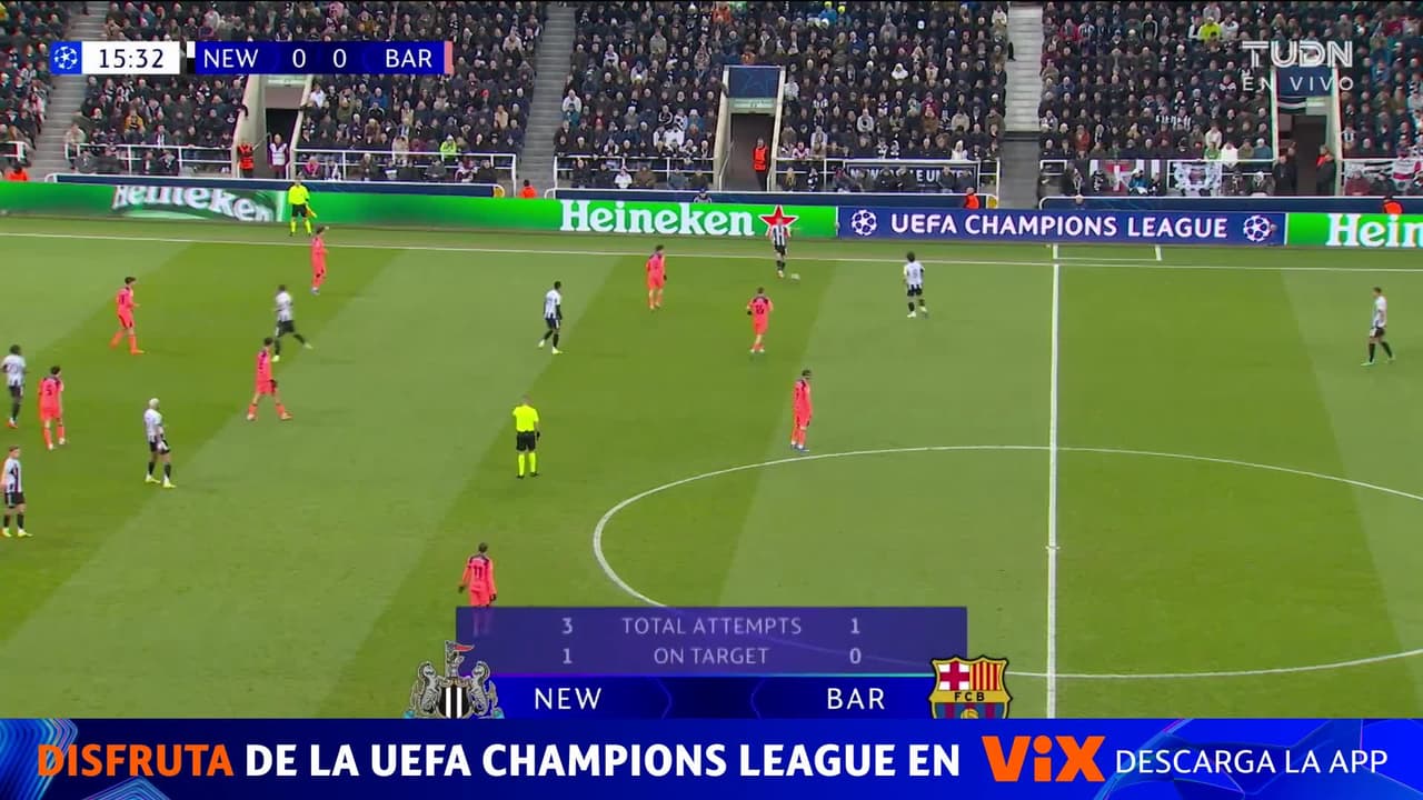 Tremenda atajada de Joan García aun que estaba adelantado y se cancela la jugada