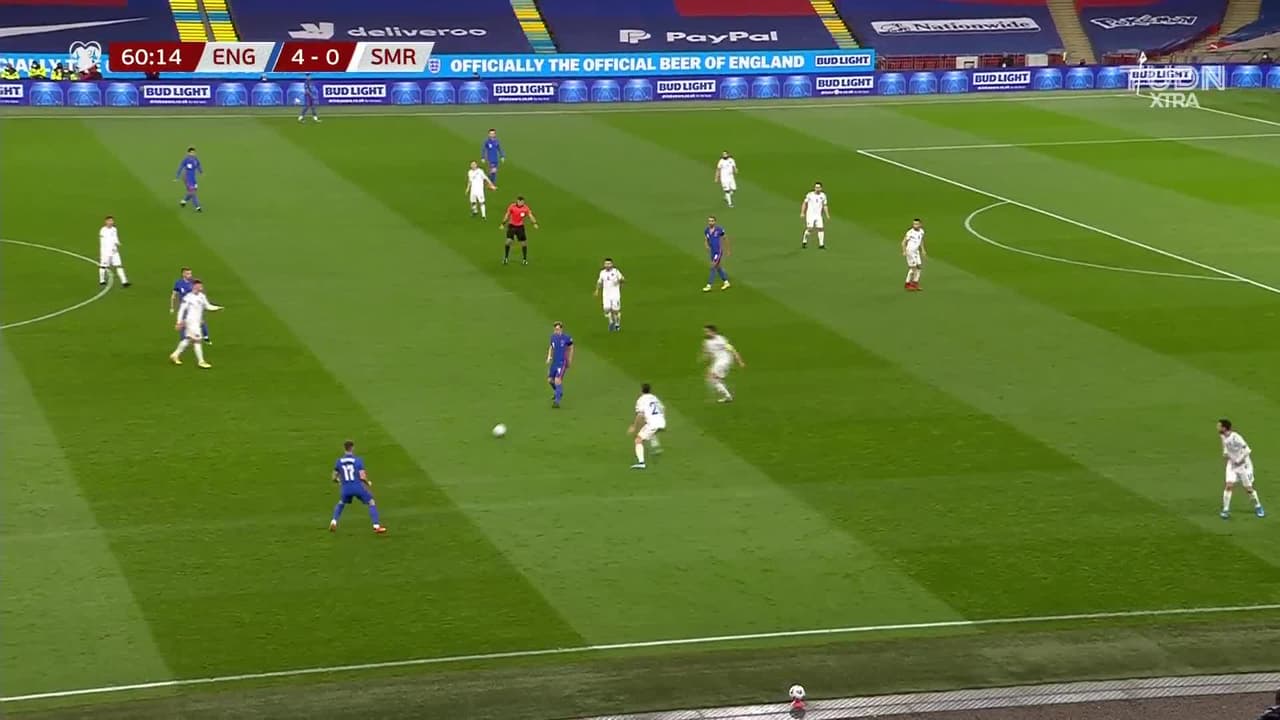 ¡TIRO ATAJADO! disparo por Phil Foden.