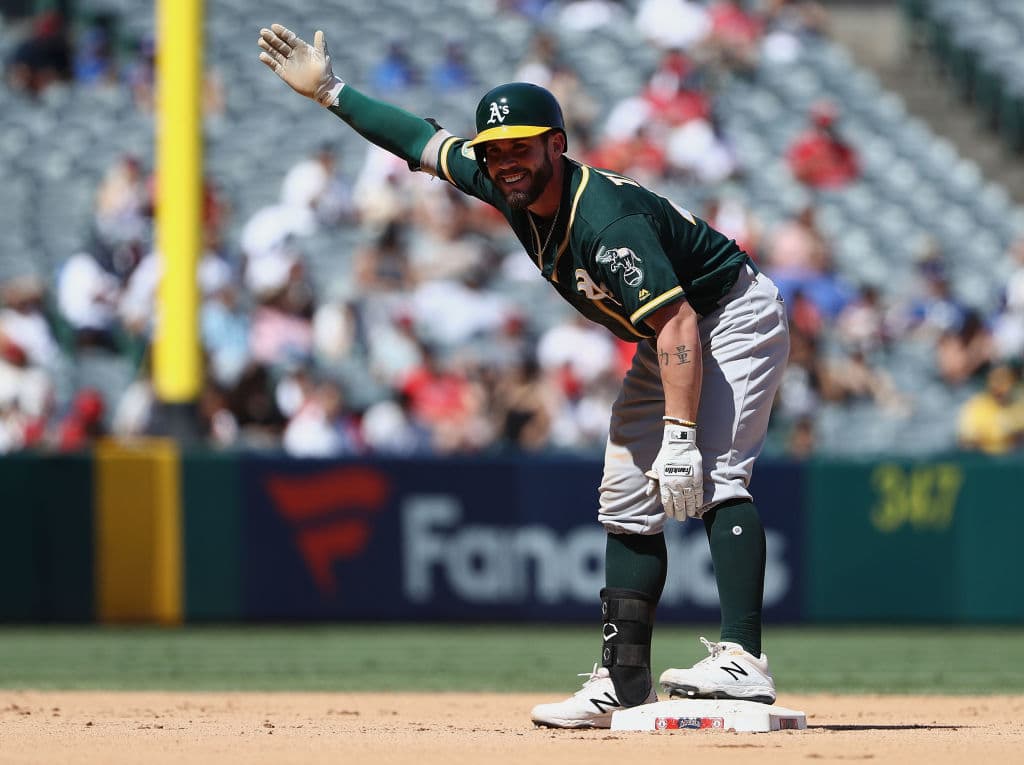 Los Oakland Athletics no se metían a la postemporada desde 2014 y su primer obstáculo son los New York Yankees en su casa. Deben superar al equipo con más jonrones en una campaña en la historia.