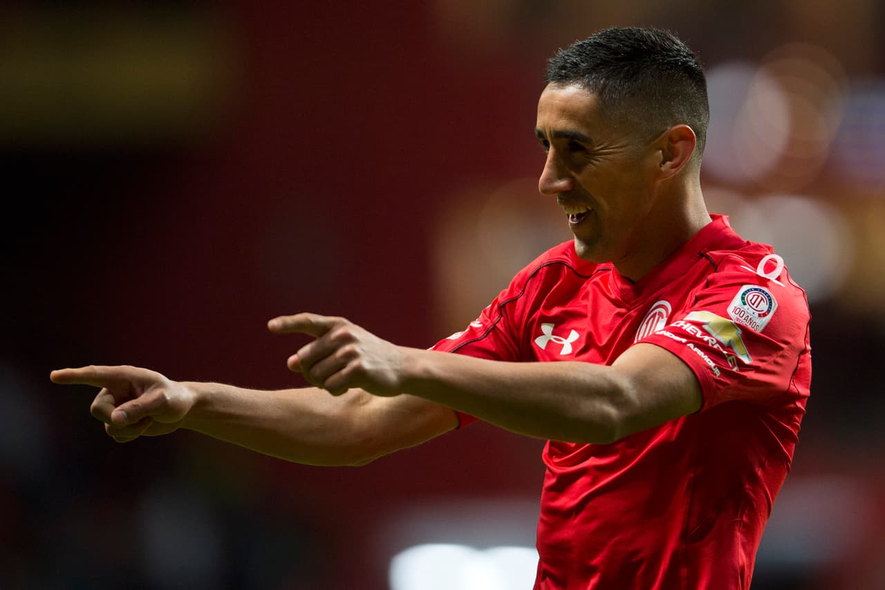 003 Osvaldo González - Toluca: Aportó 10 puntos en la jornada.