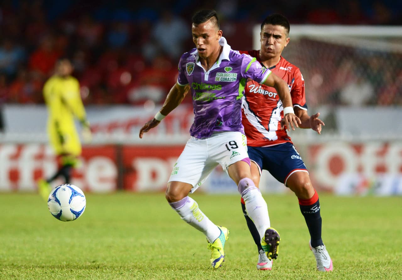 Sin embargo, el defensa solo estuvo en Veracruz hasta finales de 2017 luego de apenas 10 partidos disputados y un gol anotado.