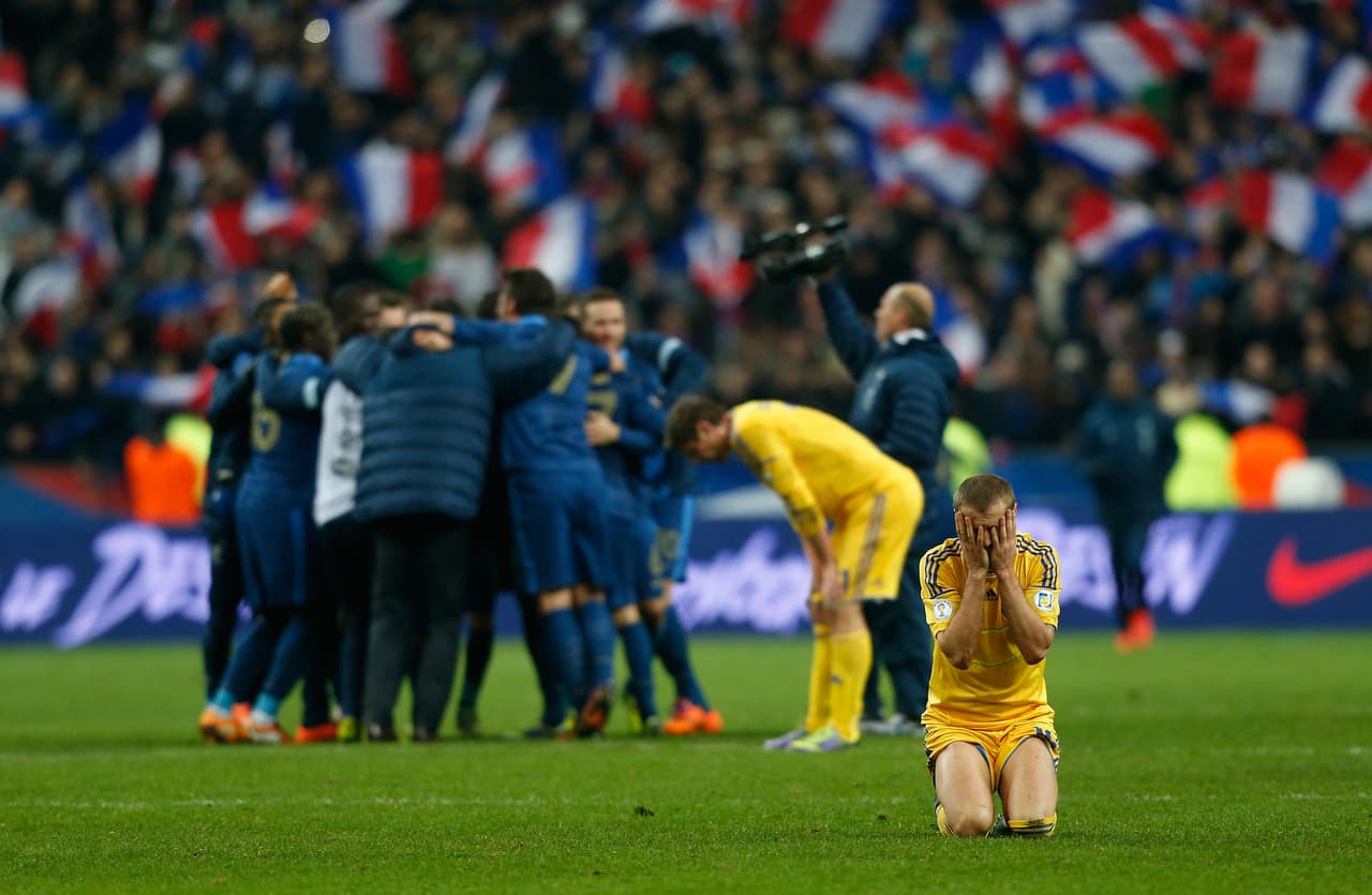 Ucrania obtuvo una valiosa victoria 2-0 en casa contra Francia, pero al final no pudo resistir la embestida de los galos en una serie intensa.